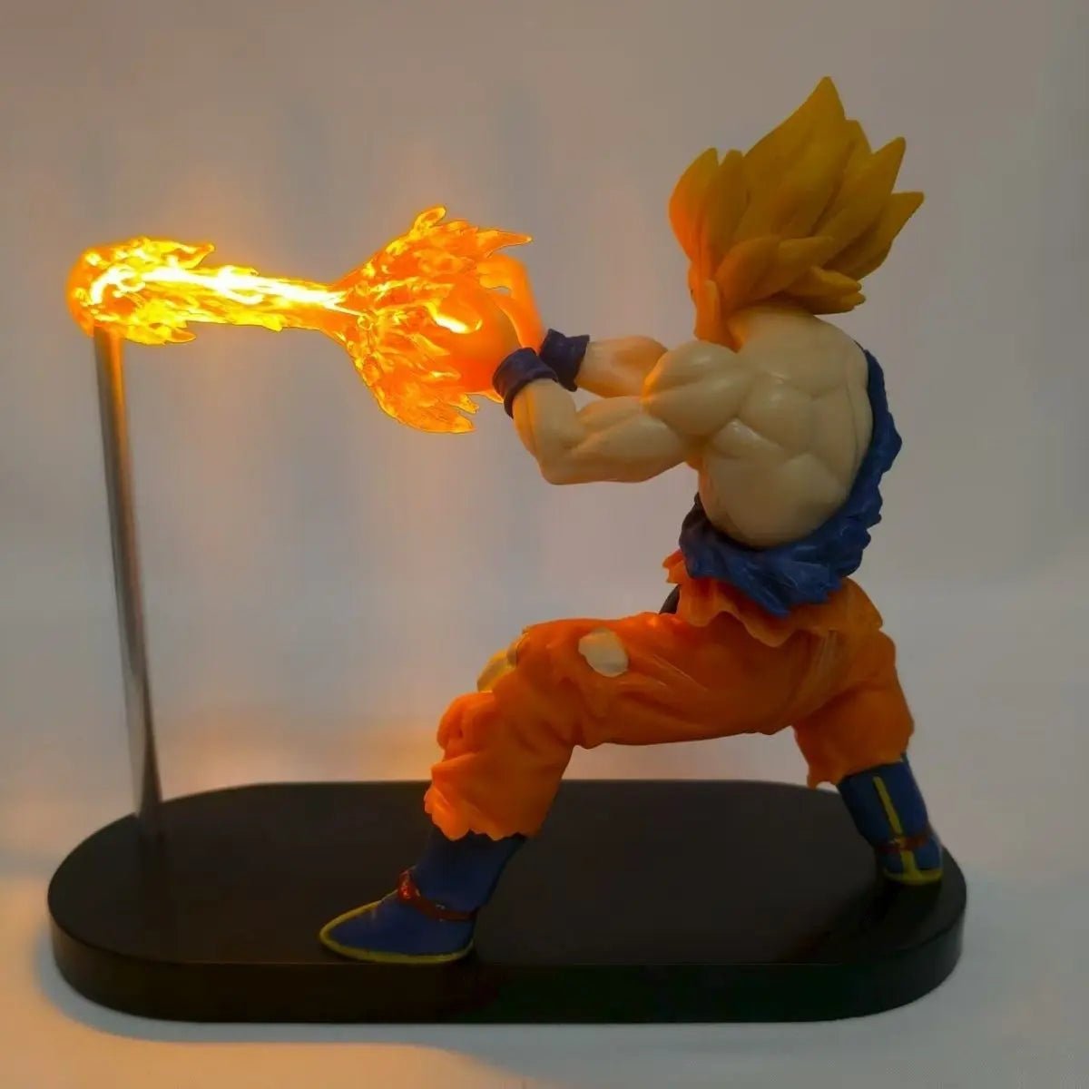Super Saiyan Goku Magnetic Night Light & Action Figure 16cm - Homebound Essentials
