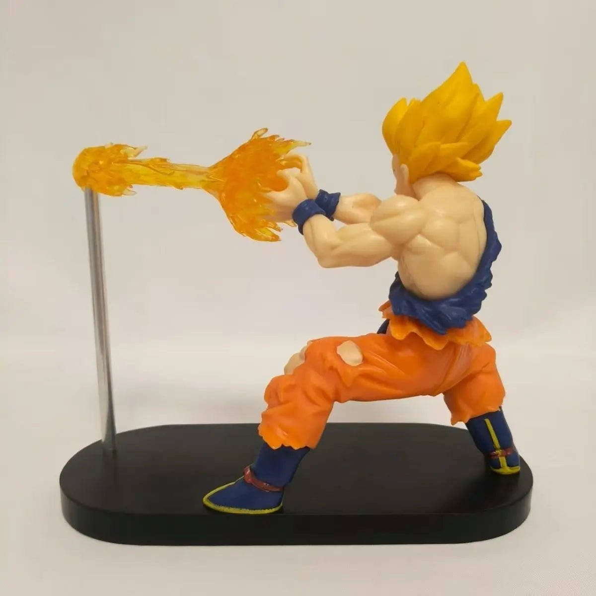 Super Saiyan Goku Magnetic Night Light & Action Figure 16cm - Homebound Essentials